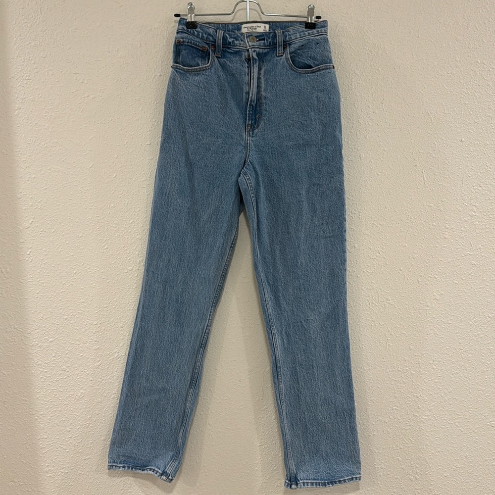 Abercrombie & Fitch Curve Love Ultra High Rise 90s Straight Jeans